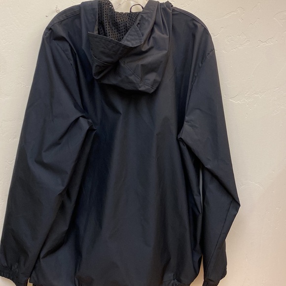 adidas windbreaker, ideal for running - Picture 4 of 6